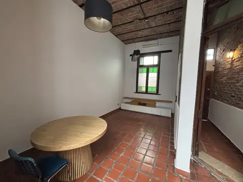 Lascano 2300, Piso pb
