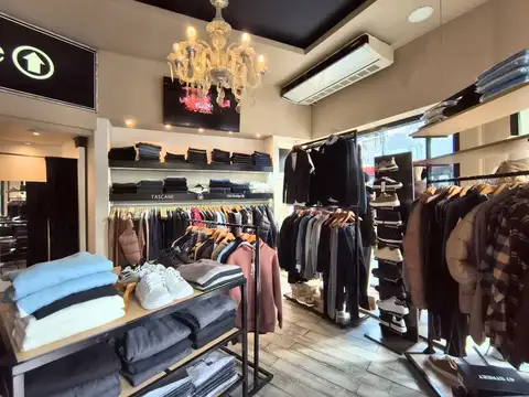 Local en Venta en Munro, USD 1.000.000