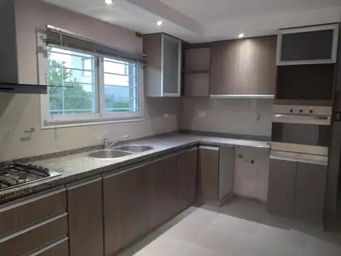 Tejas Dos - Casa 4 Dorm. Sup T. 385m² - Sup. Cub. 265m²