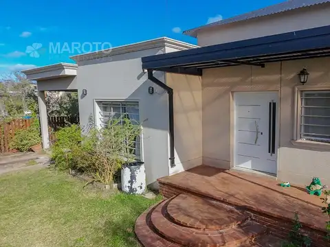 Casa en Venta con 2 cocheras