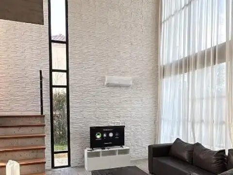 Casa en Alquiler en Haras Santa Maria - Los Eucaliptus, USD 2.300