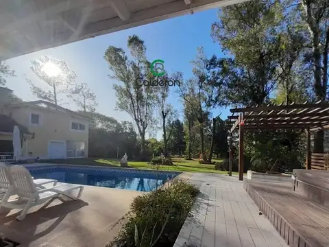 Casa 6 ambientes con 3 baños