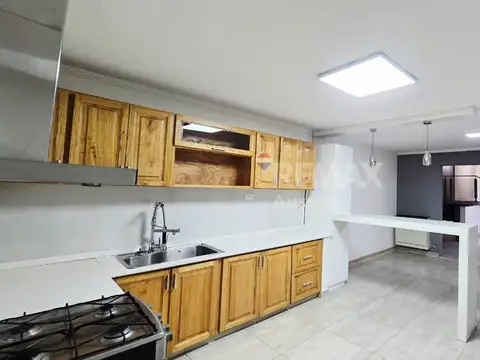 Casa 6 ambientes con 1 baño