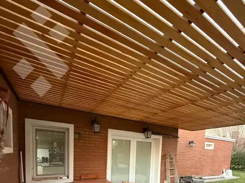 En Venta | Casa de Nivel Gerencial | 4 Dormitorios | Barrio Comahue Golf Club | Neuquén