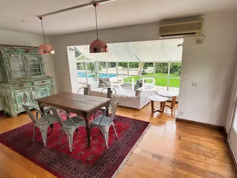 Casa 4 ambientes con 3 baños