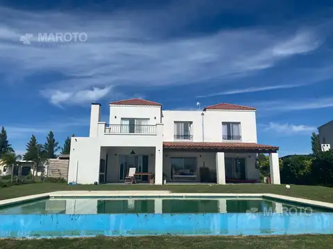 Casa en Alquiler de 3 dormitorios