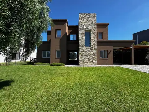 Hermosa casa de 6 ambientes, El Cantón