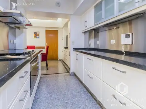 Departamento en Venta con 3 cocheras
