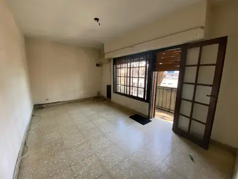 Depto Tipo Casa en Venta 50 años