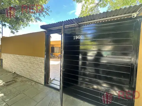 Vende Casa 3 Dormitorios Apto  Credito Hipotecario - Cipolletti