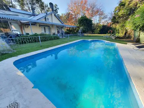 Lote en Martindale C.C. 1900m2 con pileta, casa a demoler