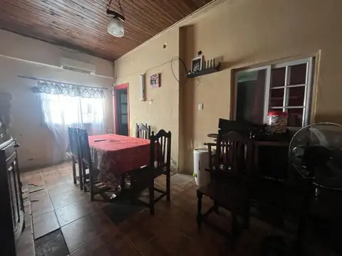 Casa 4 ambientes con 1 baño