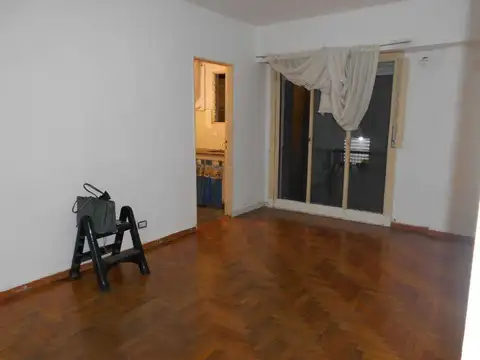 2 AMBIENTES CONTRAFRENTE- LUMINOSO- EXCELENETE UBICACION-