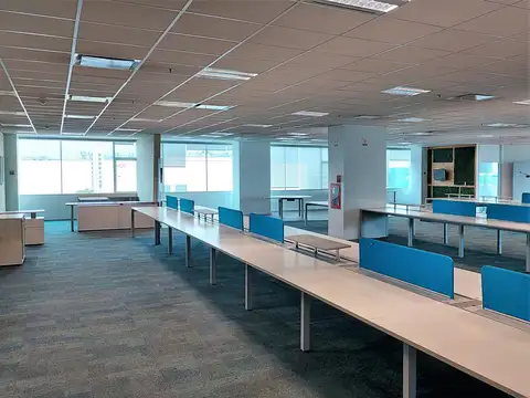 Oficina en Alquiler con 52 cocheras