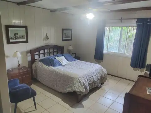 Casa en Alquiler con 2 cocheras