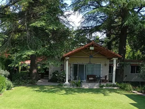 Callejon Comunero, Finca Guldberg sobre calle Viamonte en Chacras De Coria