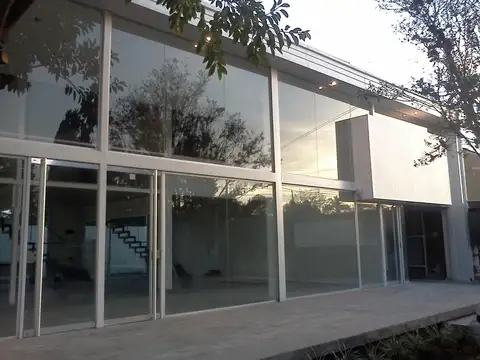 Local en Alquiler en City Bell, $ 500.000