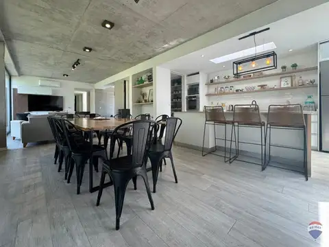 Casa en Alquiler en Loma Verde, USD 1.800