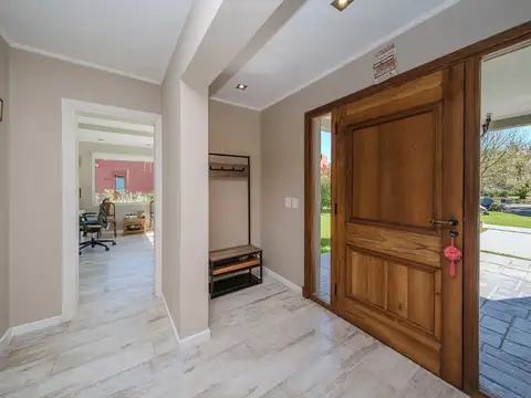 Casa 7 ambientes con 4 baños