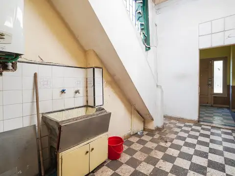 Casa 10 ambientes con 4 baños