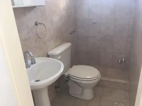 Casa 2 ambientes con 1 baño