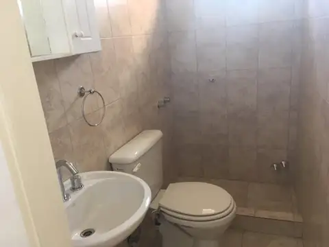 Casa en Alquiler con 1 cochera