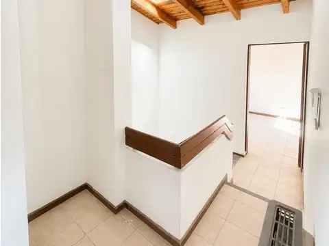 Casa en Alquiler con 1 cochera