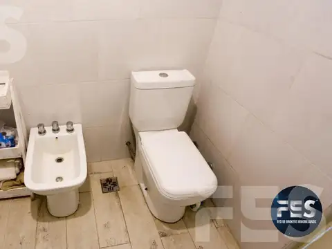 Casa 5 ambientes con 2 baños