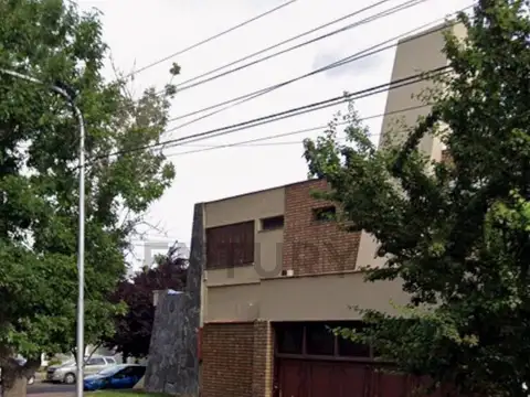 Hipólito Irigoyen 800, Piso 0