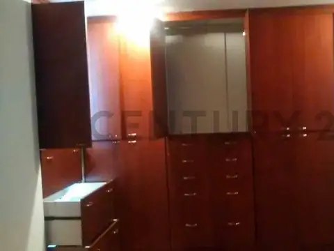 Hipólito Irigoyen 800, Piso 0