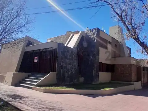 CASA EN VENTA FRENTE A MUNICIPALIDAD DE TUNUYÁN