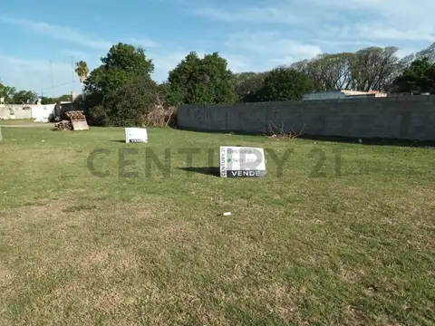Terreno de 1.490 m² – Ideal para desarrollo de canchas de pádel o emprendimiento recreativo.