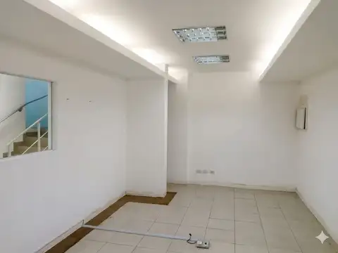 Galpon y oficinas
