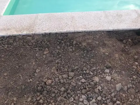 SE VENDE: QUINCHO CON PILETA 10X50. VILLA FABIANA NORTE