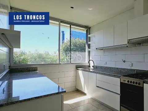 Casa en Venta en Los Troncos, USD 355.000