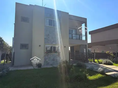 Casa en Venta en Laguna Azul, USD 120.000