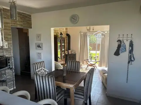 Casa 4 ambientes con 2 baños
