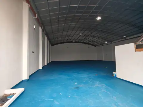 Alquiler anual de amplio galpon de 600mts2 en Mar de Ajo.