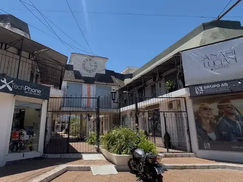 VENTA LOCAL COMERCIAL GALERIA LUCERNA  OPORTUNIDAD
