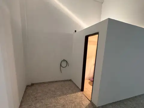 Local en Alquiler en Villa Luzuriaga, $ 1.000.000