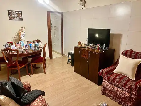 Casa 5 ambientes con 1 baño