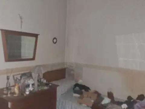 Departamento 8 ambientes con 1 baño