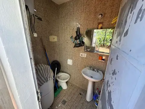 Casa 5 ambientes con 1 baño