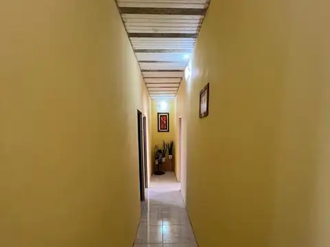 Casa 4 ambientes con 2 baños