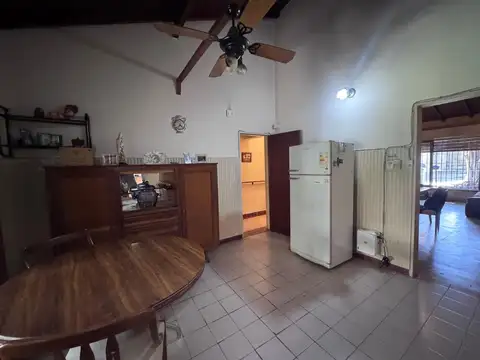 Casa 3 ambientes con 2 baños