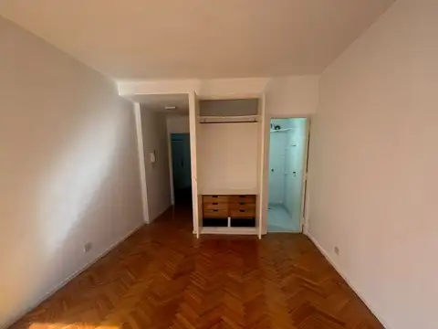 Cabello 3300, Piso 3