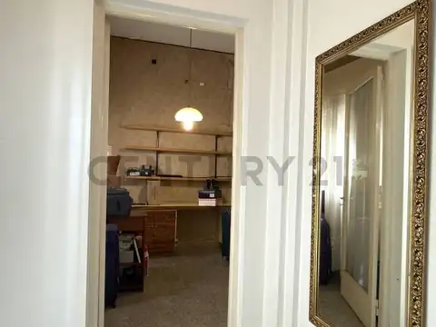 Casa 10 ambientes con 3 baños