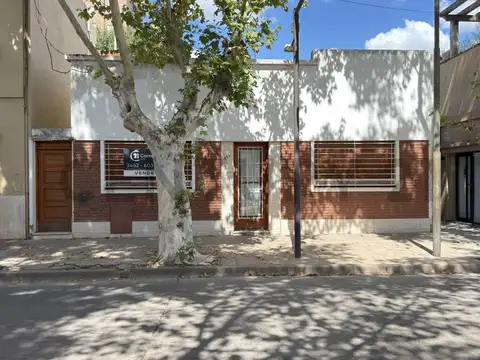 Pellegrini 800, Piso 0