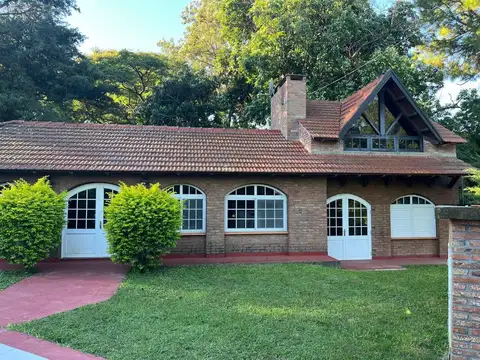 VENTA DE ESPECTACULAR QUINTA EN ARROYO LEYES