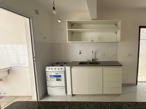 Depto Tipo Casa en Venta en Tolosa, USD 85.000